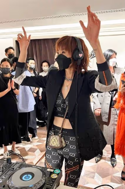 謝霆鋒郭富城罕見同框,氣質差距太大了,現場圍觀張曼玉打碟