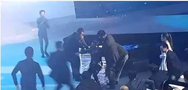 何炅,你醒醒吧