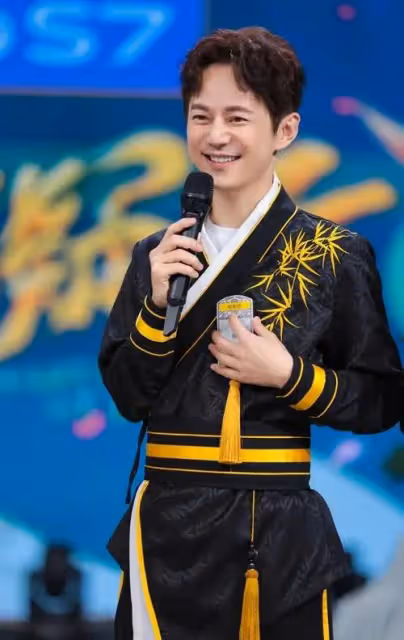 何炅,你醒醒吧