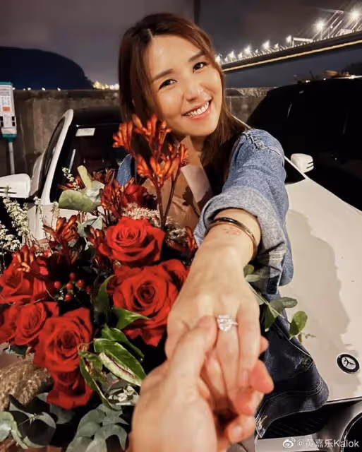 恭喜!TVB知名男星被曝婚期,上月向女友求婚,對方曾有婚史
