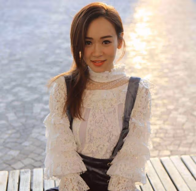 被指太缺錢!TVB前花旦直播間設付費連線功能,聊天5分鐘需1270元