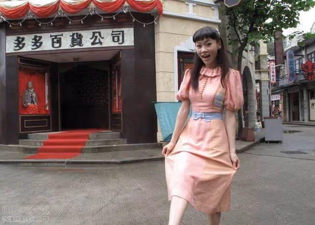 被指太缺錢!TVB前花旦直播間設付費連線功能,聊天5分鐘需1270元