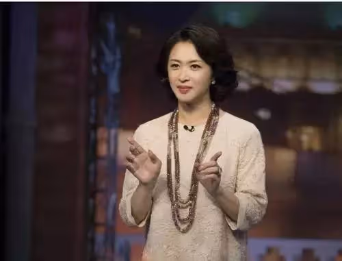 「毒舌」金星娶過女人,嫁過男人,逆天改「性」,如今是「三個孩子三個父親」活成了傳奇