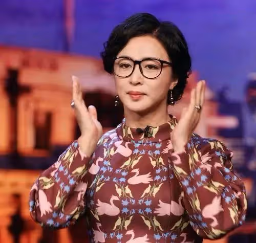 「毒舌」金星娶過女人,嫁過男人,逆天改「性」,如今是「三個孩子三個父親」活成了傳奇