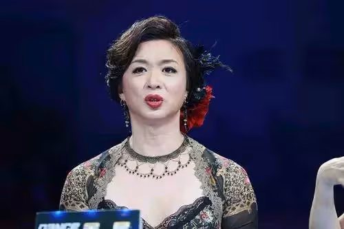 「毒舌」金星娶過女人,嫁過男人,逆天改「性」,如今是「三個孩子三個父親」活成了傳奇