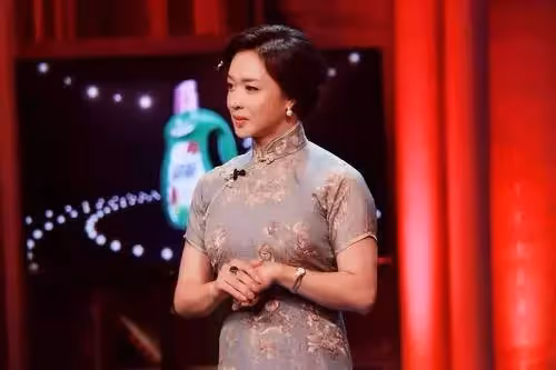 「毒舌」金星娶過女人,嫁過男人,逆天改「性」,如今是「三個孩子三個父親」活成了傳奇