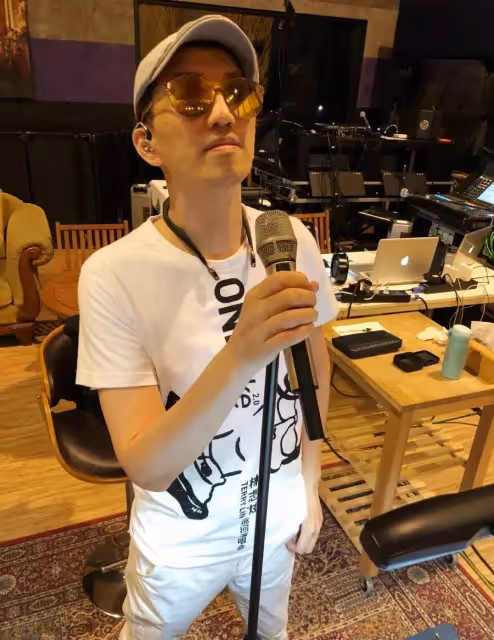 林志炫豪宅讓人驚訝,6層共400坪,一家人都住在一起,三面環山一面臨海,在家中就能健身!