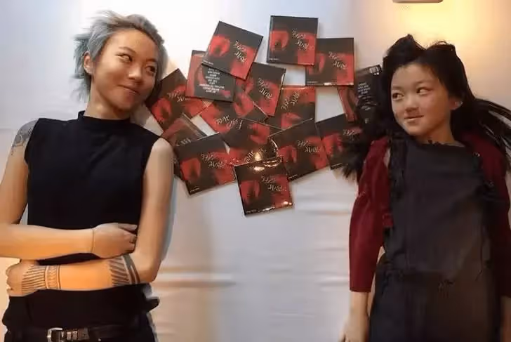 都是親生女兒,王菲為爭奪竇靖童放棄李嫣,背後有何苦衷?