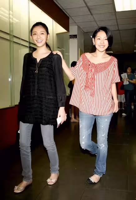 大小S姐妹合體「看出差距」,同穿牛仔風格卻大不同,大S氣質完勝