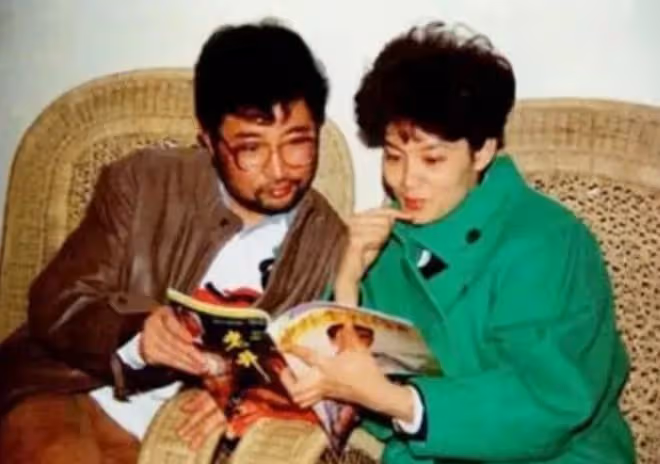潘虹：當眾拒絕朱軍的表白，公然喊話思念前夫，離婚36年至今單身