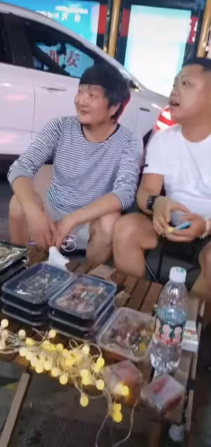 王大治近照曝光,45歲不修邊幅落魄又滄桑,因太拮据不敢進餐廳