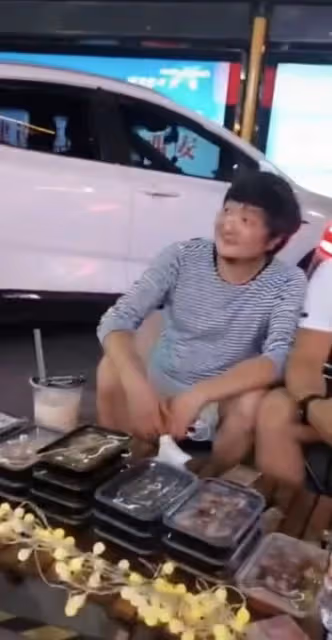 王大治近照曝光,45歲不修邊幅落魄又滄桑,因太拮据不敢進餐廳