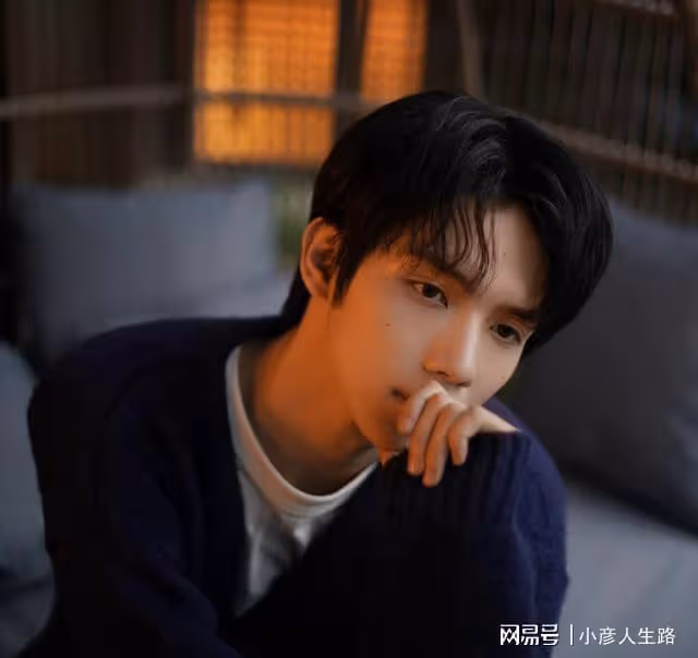 吵起來了？羅一舟粉絲在檀健次評論區喊話，要求對方粉絲道歉！