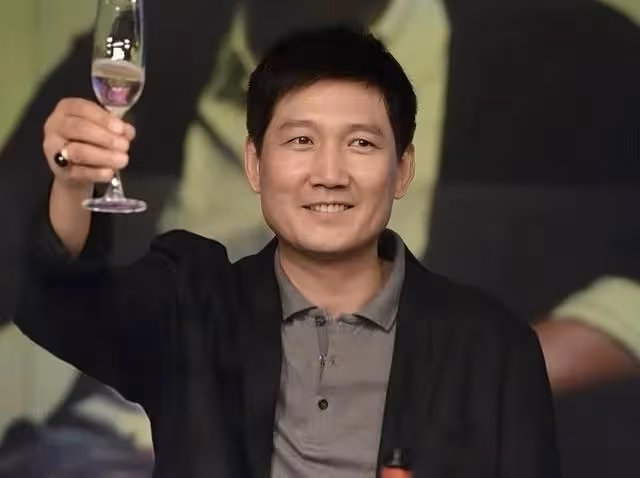 突傳死訊！知名演員離世終年51歲，與德國妻子裸婚，女兒顏值高