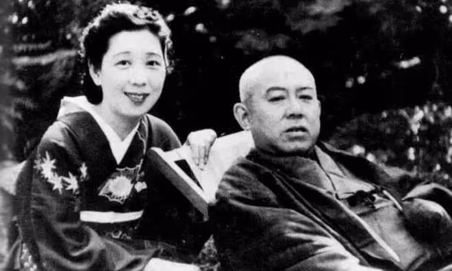 丈夫留任教書,她出軌其學生,風流偷吃後想當尼姑,出家後成網紅