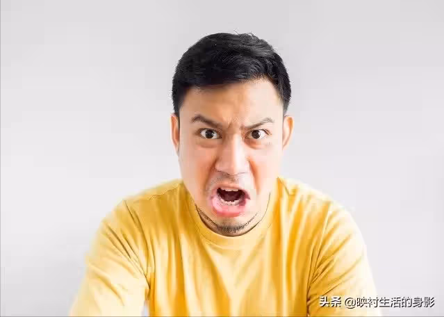 女子離婚時拿走前夫50萬,給弟弟買完房子後,竟找上前夫要求復婚