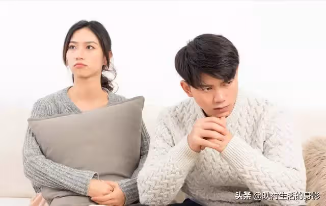 女子離婚時拿走前夫50萬,給弟弟買完房子後,竟找上前夫要求復婚