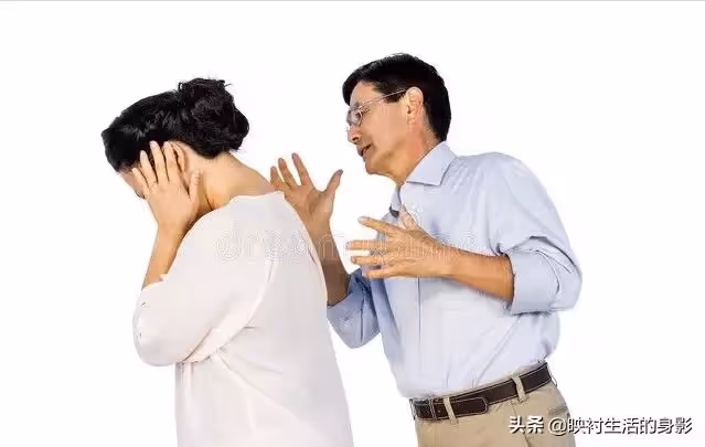 女子離婚時拿走前夫50萬,給弟弟買完房子後,竟找上前夫要求復婚