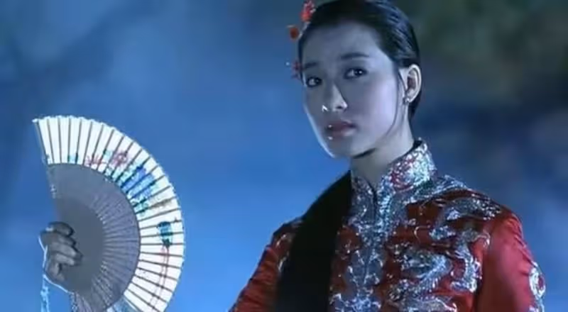 齊名王祖賢!最美鬼後「大膽拍裸露寫真」不畏世俗眼光 「抑鬱輕生差點弒夫」尪卻不離棄