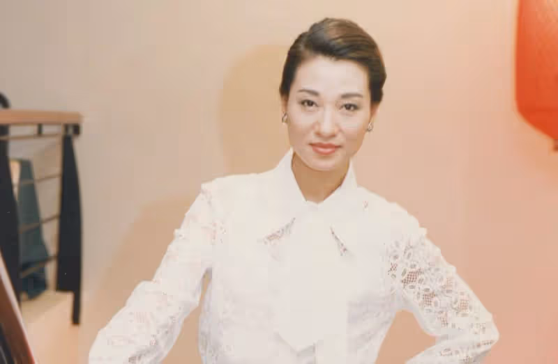 齊名王祖賢！最美鬼後「大膽拍裸露寫真」不畏世俗眼光　「抑鬱輕生差點弒夫」尪卻不離棄