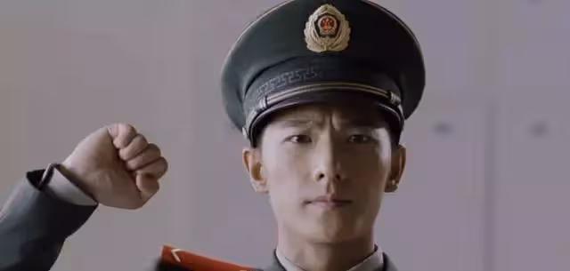 楊洋演軍旅劇只有外表合格？演戲用力過猛，新劇里主角光環太強