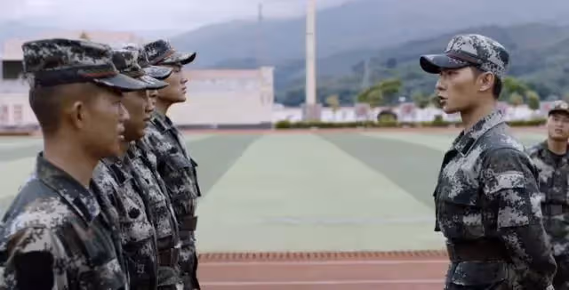 楊洋演軍旅劇只有外表合格？演戲用力過猛，新劇里主角光環太強