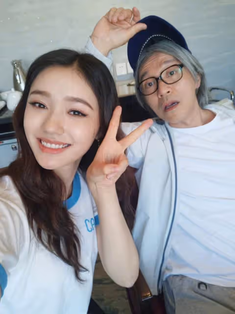 60歲周星馳罕現身！鬍鬚發白老年斑明顯，喊話我永遠都是中國人