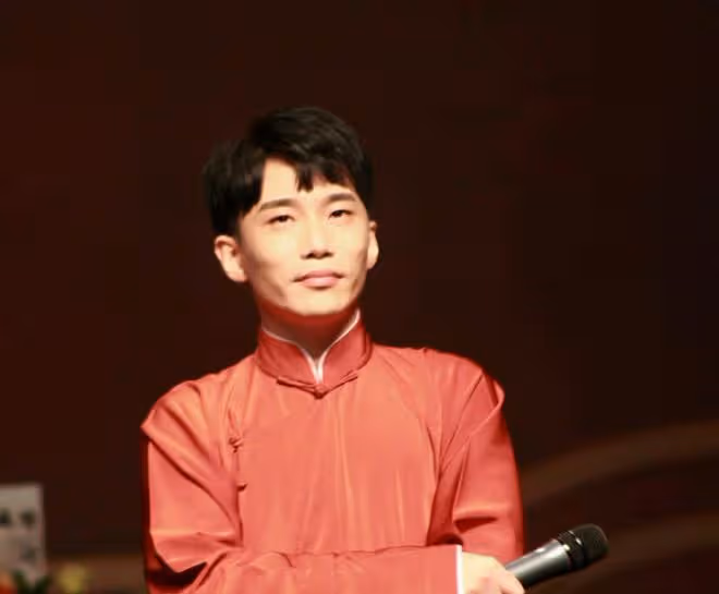 王鷗何九華姐弟戀添實錘!兩人現身酒店親密摟抱,女方甜蜜秀恩愛