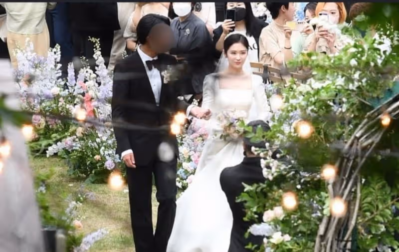 張娜拉披婚紗開心出嫁　小6歲攝影師老公首曝光