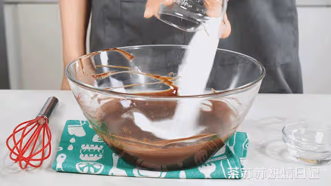 這蛋糕免打發！醇厚香濃會拉絲，誰做都好吃！