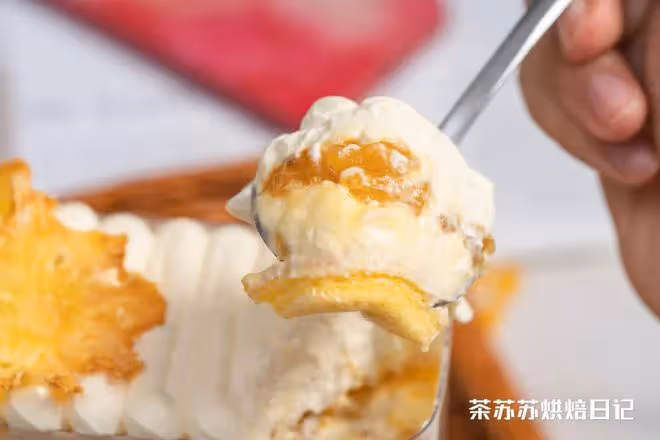 四月就該吃菠蘿蛋糕！幾步搞定，酸甜脆爽超過癮！