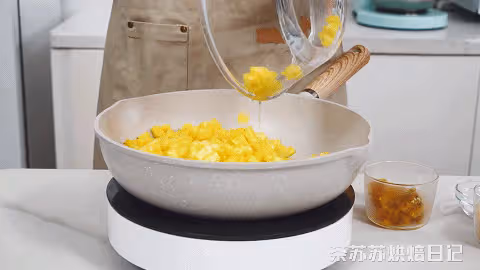 四月就該吃菠蘿蛋糕！幾步搞定，酸甜脆爽超過癮！