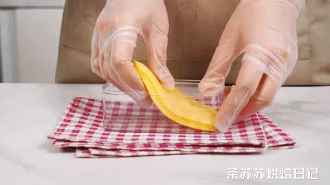 四月就該吃菠蘿蛋糕！幾步搞定，酸甜脆爽超過癮！