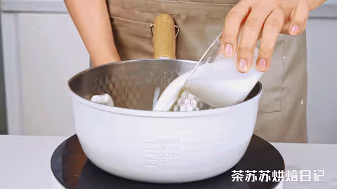 這方子早該教你了！一拌軟糯到拉絲，誰吃誰愛！