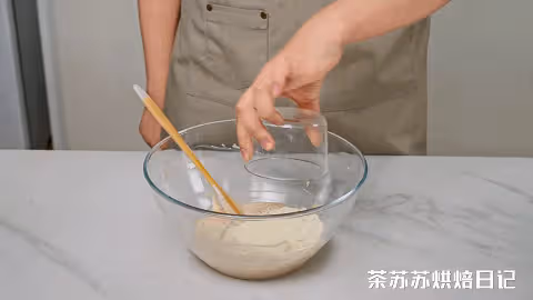 年後吃不胖的甜品來了！一拌就搞定，好吃到勺都舔了！