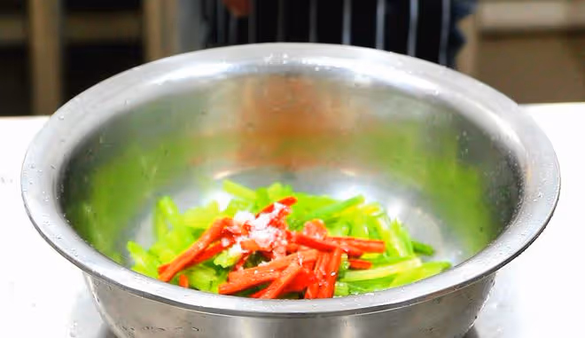 「高蛋白」食物排行榜，牛肉排第三，雞蛋卻排倒數第一，漲知識了