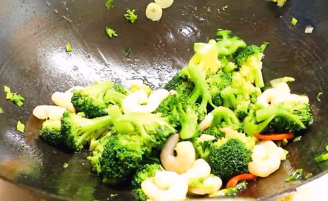 建議中老年人：別太節儉，多吃這6種「養生菜」，千金難換老來壯