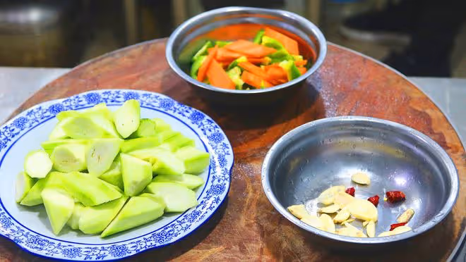 夏天，少吃苦瓜和番茄，多吃這4種菜，價格不貴營養高，安穩過夏