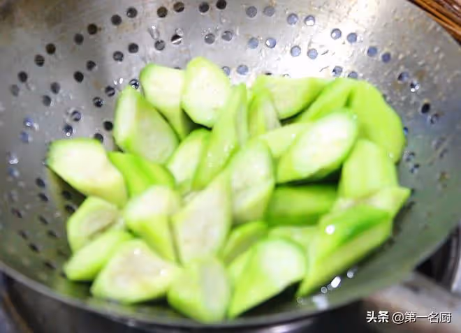 夏天，少吃苦瓜和番茄，多吃這4種菜，價格不貴營養高，安穩過夏