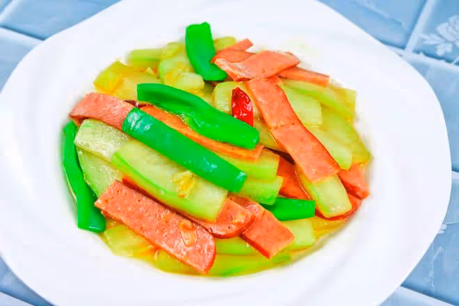 夏天吃苦瓜、黃瓜，不如吃「夏季補水第一瓜」，消暑解渴不上火