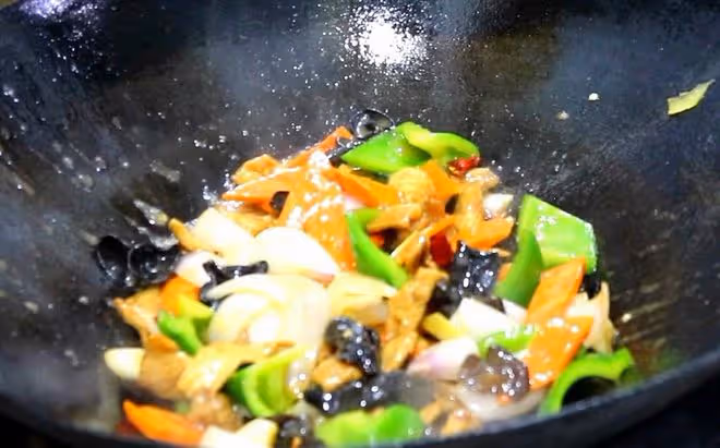 夏至過後，要學會忌嘴，少吃「兩瓜」，多吃「5菜」，別不當回事