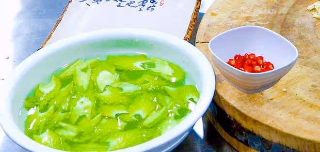 建議中老年人：遇到這5種蔬菜別手軟，鮮嫩營養，常吃身體好