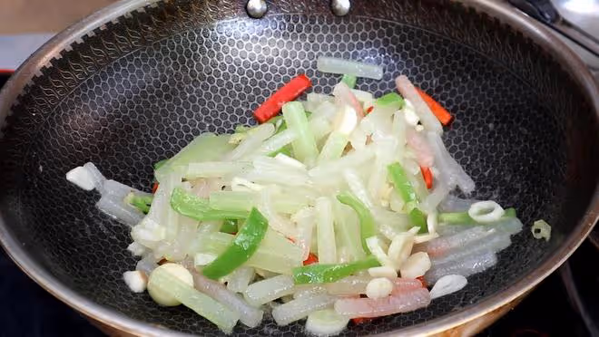 明日夏至，飲食有講究，牢記：「食2肉吃3瓜忌2樣」，長夏不受苦