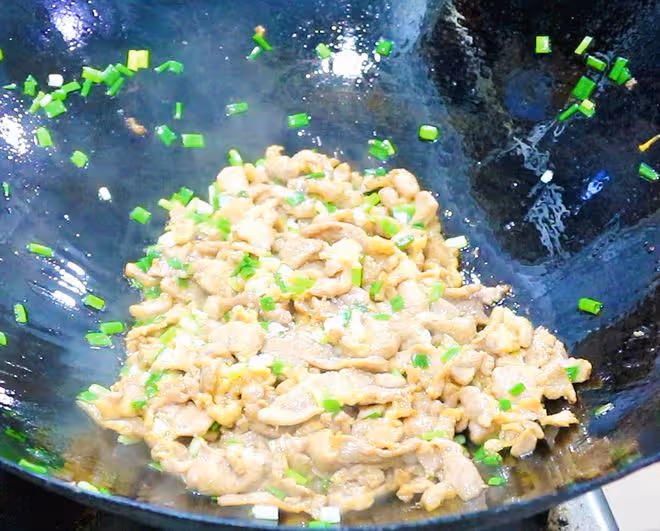 建議中老年人：少吃豬肉，多吃這幾種食物，價格不貴，營養又解饞