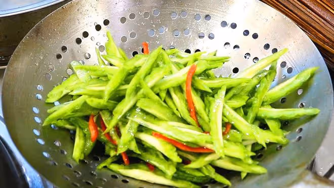 老話：「夏天吃苦，勝似進補」，建議多吃4種苦味菜，越吃越健康