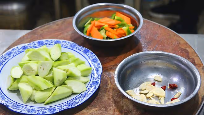 老話：「夏天吃苦，勝似進補」，建議多吃4種苦味菜，越吃越健康