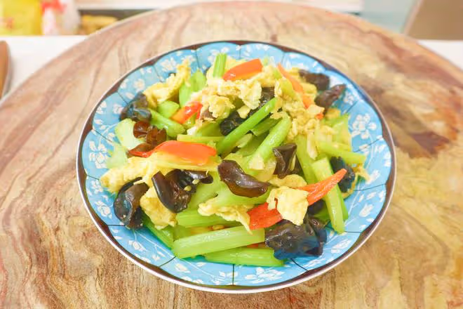 建議中老年人：夏天要多吃這8種食物，開胃易消化，常吃身體棒