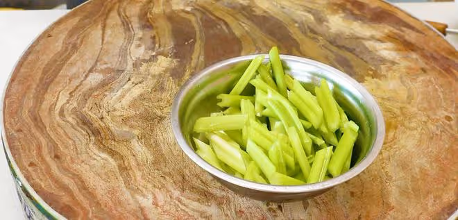建議中老年人：夏天要多吃這8種食物，開胃易消化，常吃身體棒