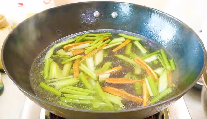 建議中老年人：夏天要多吃這8種食物，開胃易消化，常吃身體棒