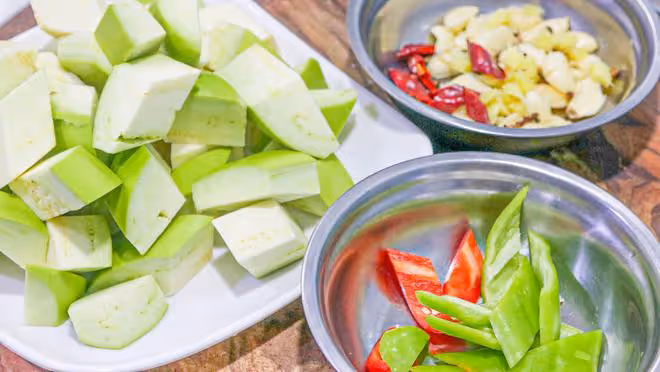 夏季天熱沒胃口，試試這5道家常菜，鮮嫩又營養，花錢少吃得好